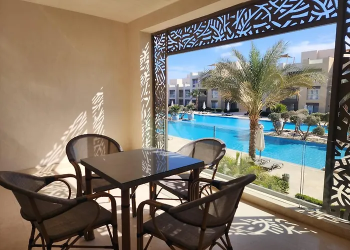 公寓 Elgouna - Mangroovy 2br - Pool & Sea View 洪加達